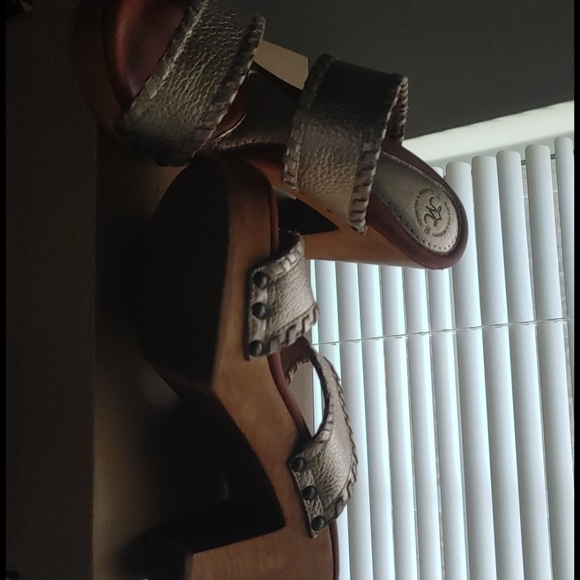 Heels - Picture 4 of 5